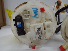 Load image into Gallery viewer, FUEL PUMP Hyundai Santa Fe 2007 07 2008 08 2009 09 - MRK467023