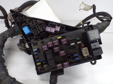 Load image into Gallery viewer, FUSE BOX Subaru Tribeca 2006 06 2007 07 2008 08 2009 09 - MRK469312