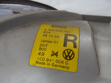 Load image into Gallery viewer, HEADLIGHT LAMP ASSEMBLY Beetle 98 99 00 01 02 03 04 05 Right - MRK469689