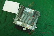Load image into Gallery viewer, ECU ECM COMPUTER Kia Sorento 2014 14 2015 15 - MM904793