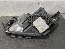 Load image into Gallery viewer, Headlight Lamp Assembly Chevrolet Equinox 2018 - MM2568782