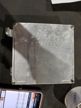 Load image into Gallery viewer, ECU ECM COMPUTER Honda Element 03 04 05 06 Auto 4WD - MM2917875
