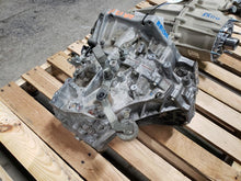 Load image into Gallery viewer, Transmission Toyota Corolla 2015 - MM3523283