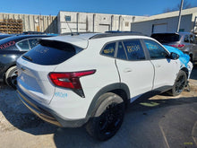 Load image into Gallery viewer, Transmission Chevrolet TRAX 2024 - MM3332837