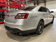Load image into Gallery viewer, Transfer Case Ford Taurus 2013 - NW666861