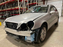Load image into Gallery viewer, TRANSFER CASE C240 C320 E320 2003 03 04 05 06 - NW522528