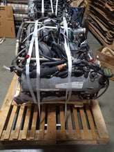 Load image into Gallery viewer, Air Cleaner Box FORD F250SD PICKUP 2005 - NW560534
