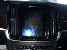 Load image into Gallery viewer, Info-Gps Screen VOLVO S90 2019 - NW631177