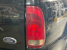 Load image into Gallery viewer, TAIL LIGHT LAMP ASSEMBLY F150 Pickup F250 Pickup F250HD 97-07 Right - NW561010