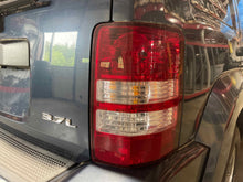 Load image into Gallery viewer, TAIL LIGHT LAMP Jeep Liberty 08 09 10 11 12 Right - NW632195