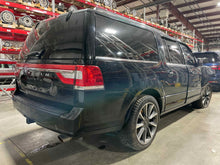 Load image into Gallery viewer, Transfer Case Lincoln Navigator 2017 - NW602817