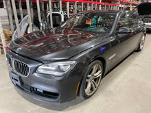 Load image into Gallery viewer, RADIO AMPLIFIER 535i 535i Gt 550i 550i Gt 640I 650i 740i 14-19 - NW605039