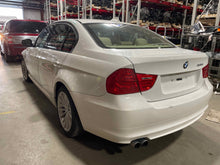 Load image into Gallery viewer, TRANSFER CASE BMW 530xi 528xi 328xi 332xi 2006 06 2007 07 2008 08 09 2010 10 - NW610925