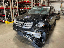 Load image into Gallery viewer, FRONT DRIVE SHAFT ML320 ML350 R350 GL350 R320 2007 07 2008 08 09 - 13 - NW620701