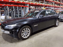 Load image into Gallery viewer, REAR AXLE SHAFT 550i Gt 650i 740i 740il 750 HYBRID 750i 09-19 AT Right - NW620467