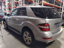 Load image into Gallery viewer, FRONT DRIVE SHAFT ML320 ML350 R350 GL350 R320 2007 07 2008 08 09 - 13 - NW621333