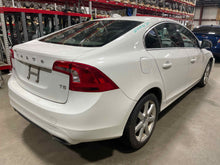 Load image into Gallery viewer, AIR CLEANER BOX Volvo S60 S80 V60 XC60 XC70 15 16 17 18 - NW642514