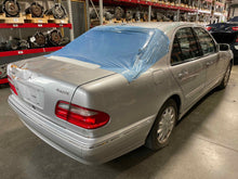 Load image into Gallery viewer, FRONT DRIVE SHAFT E320 E430 2000 00 2001 01 2002 02 03 - NW647694