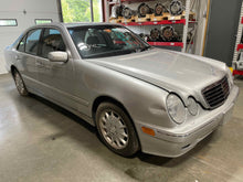 Load image into Gallery viewer, AIR CLEANER BOX Mercedes-Benz E320 E430 E500 E55 00 01 02 03 - NW647648