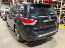 Load image into Gallery viewer, AIR CLEANER BOX JX35 QX60 Murano Murano Cross Cabriolet Pathfinder 13-16 - NW698537