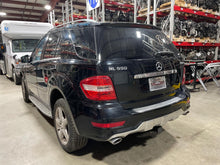 Load image into Gallery viewer, FRONT DRIVE SHAFT ML320 ML350 R350 GL350 R320 2007 07 2008 08 09 - 13 - NW725126