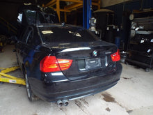 Load image into Gallery viewer, OUTER TAIL LIGHT LAMP BMW 323i 328i 335i M3 09 10 11 Left - MRK466833