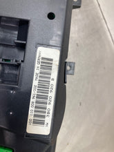 Load image into Gallery viewer, SPEEDOMETER CLUSTER VW Passat 1999 99 2000 00 2001 01 - NW339542