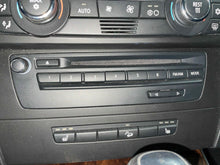 Load image into Gallery viewer, RADIO BMW 128i 135i 323i 328i 335i M3 Z4 08 09 AM FM CD - NW522431