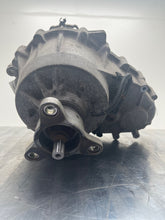 Load image into Gallery viewer, Transfer Case Dodge Charger 2013 - NW443731