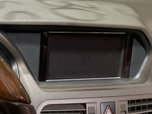 Load image into Gallery viewer, INFO-GPS SCREEN Mercedes-Benz E350 E550 E63 2010 10 2011 11 - NW444108
