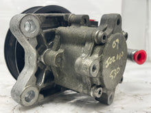 Load image into Gallery viewer, POWER STEERING PUMP 530i 525i 2006 06 - NW163139