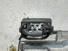 Load image into Gallery viewer, THROTTLE BODY Mercedes R350 R500 E350 C250 ML350 S400 2006 06 07 08 09 10 11 - NW523043