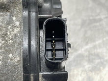 Load image into Gallery viewer, Throttle Body Ford Explorer 2017 - NW523860