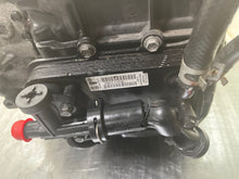Load image into Gallery viewer, Transmission Hyundai Santa Fe 2016 - NW460976