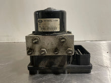 Load image into Gallery viewer, ABS PUMP Freelander 2002 02 2003 03 2004 04 2005 05 - NW2349