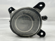 Load image into Gallery viewer, FOG LIGHT Volkswagen Passat 01 02 03 04 05 Right - NW83685