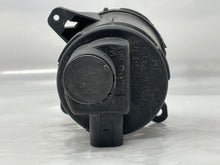 Load image into Gallery viewer, FOG LIGHT Volkswagen Passat 01 02 03 04 05 Right - NW83685