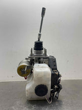 Load image into Gallery viewer, ABS Pump Toyota Tacoma 2014 - NW525653