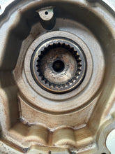 Load image into Gallery viewer, TRANSFER CASE C240 C320 E320 2003 03 04 05 06 - NW414105