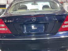 Load image into Gallery viewer, CARRIER ASSEMBLY C240 C230 2003 03 2004 04 05 Rear - NW429761