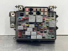 Load image into Gallery viewer, Fuse Box SILVERADO 3500 PICKUP 2004 - NW474945