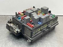 Load image into Gallery viewer, Fuse Box SILVERADO 3500 PICKUP 2004 - NW474945