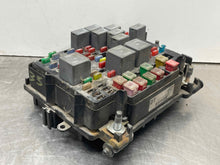 Load image into Gallery viewer, Fuse Box SILVERADO 3500 PICKUP 2004 - NW474945