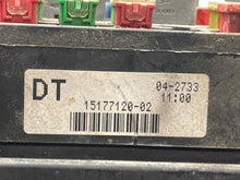 Load image into Gallery viewer, Fuse Box SILVERADO 3500 PICKUP 2004 - NW474945