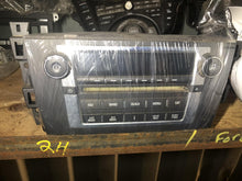 Load image into Gallery viewer, Radio Cadillac DTS 2006 - DG9323