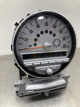 Load image into Gallery viewer, Radio Mini Cooper 2007 07 2008 08 2009 09 Am Fm Stereo CD Hatchback - NW489918