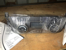Load image into Gallery viewer, TEMPERATURE CONTROLS Cadillac DTS 2006 06 - DG9682