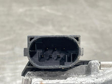 Load image into Gallery viewer, THROTTLE BODY Cayman Panamera Cayenne 2007 07 08 09 10 11 12 13 14 - NW490438