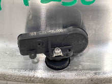 Load image into Gallery viewer, WHEEL RIM F250SD Pickup F350SD Pickup 09-16 18x8 ALUM 18x8, 8 lug, 170mm - NW523474