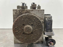 Load image into Gallery viewer, ABS ANTI-LOCK BRAKE PUMP F250SD Pickup F350SD Pickup 14 15 16 - NW490966